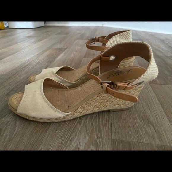 Beige lucky brand wedges - Picture 2 of 3